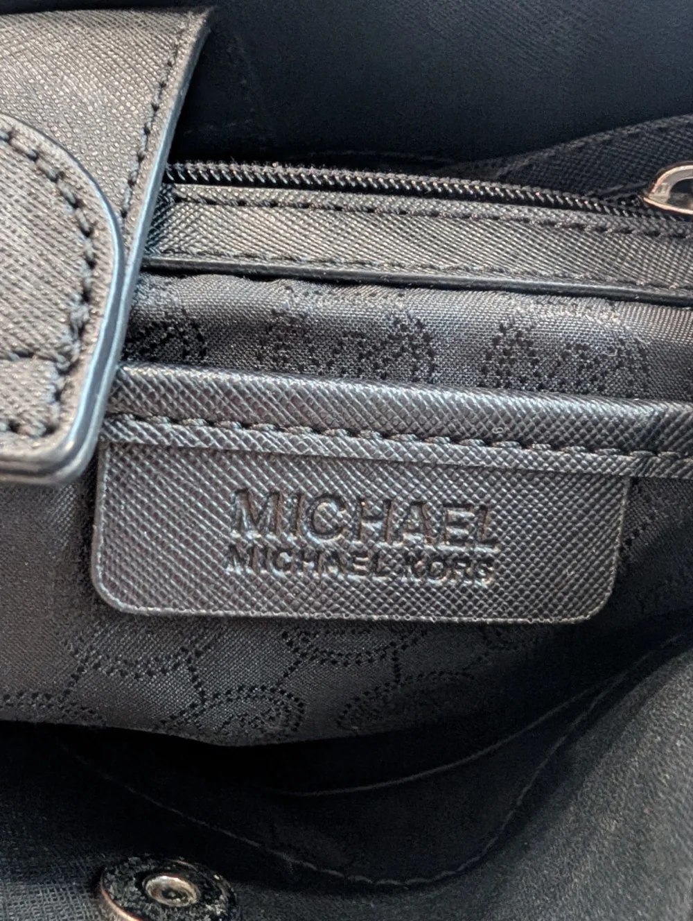 Michael Kors Hamilton Large Black Saffiano Leather Tote - Picture 12 of 12